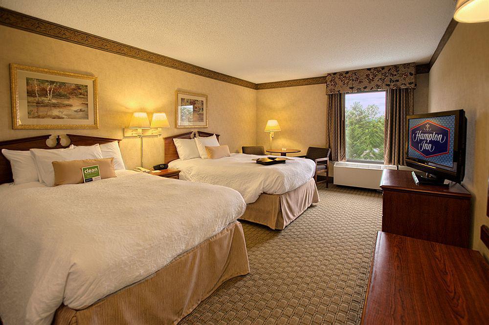 Hampton Inn And Suites Asheville Airport Fletcher Exterior photo