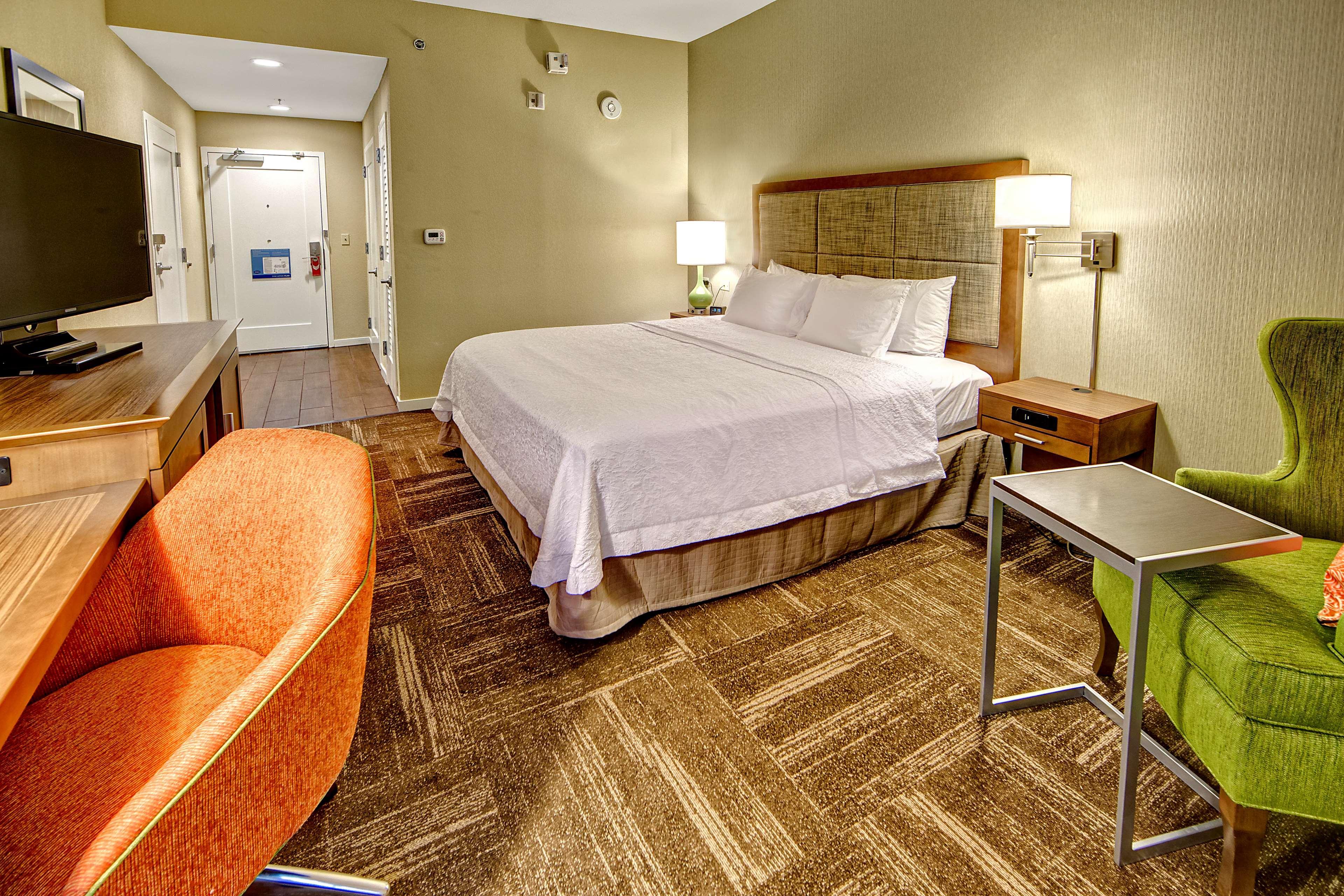 Hampton Inn And Suites Asheville Airport Fletcher Exterior photo