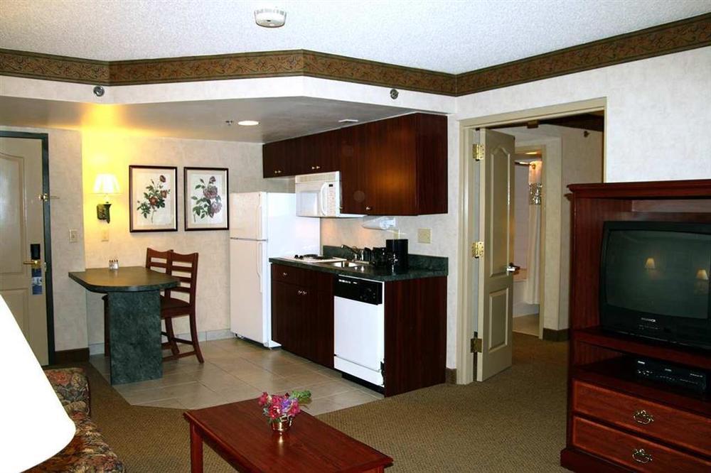 Hampton Inn And Suites Asheville Airport Fletcher Room photo