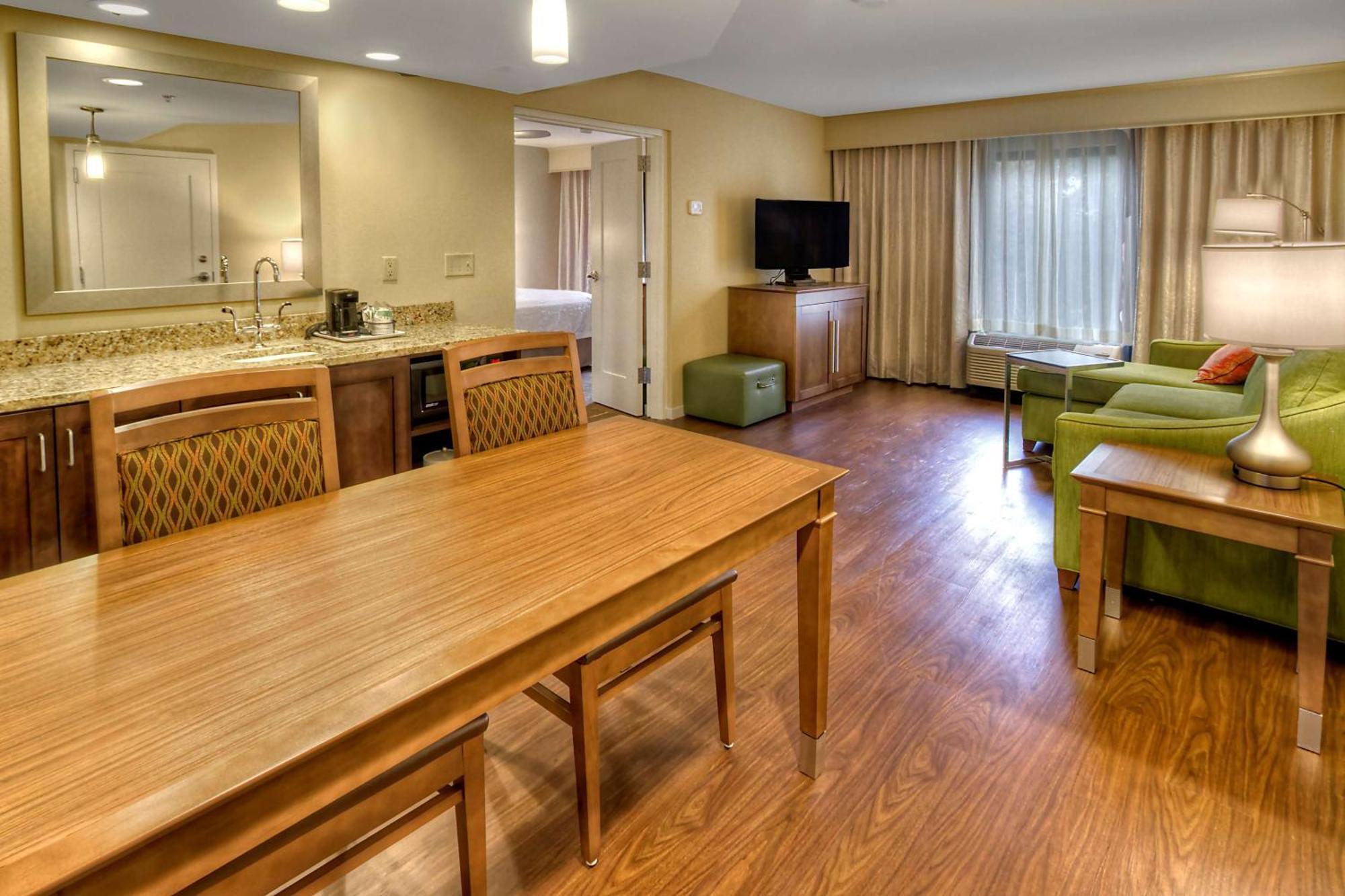 Hampton Inn And Suites Asheville Airport Fletcher Exterior photo